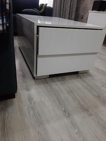 stul stollar: Jurnal masası, İşlənmiş, Kvadrat masa — 3