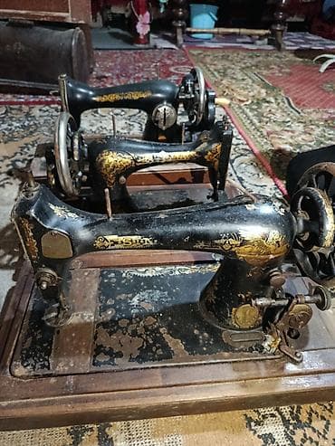 testir: Məhsul: Antik mexaniki tikiş maşınları (2 ədəd) Təsvir: - Klassik, əl — 1