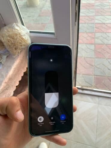 appl: IPhone Xr, 64 GB, Sarı, Face ID — 3