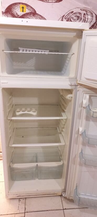 soyuducu metbex: İki qapılı məişət soyuducusu - Üst hissədə dondurucu bölmə, metal rəf — 4