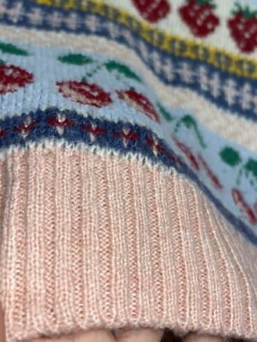 qadın puloverləri: Müxtəlif meyvə naxışları ilə bəzədilmiş, uzunqol, yumşaq toxunma — 2