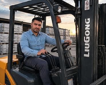 yükleyici: Aftakar isi axdaram 3 illik tecrubem var 3 tonluq dizel aftakar — 1
