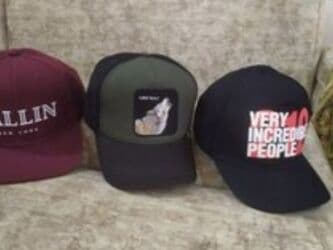 купить кепку в баку: Qirmiz 5 manat sagdaki 10 manat ortadaki satilib unvannan goturmə — 1