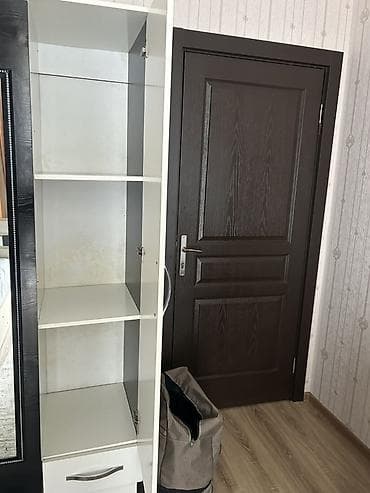 maqnitli qapi toru: İşlənmiş, 3 qapılı, Ağ, Digər material, Açılan, Düz dolab — 3