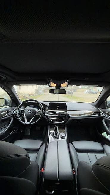 oka maşin: BMW 530: 2 l | 2018 il Sedan — 7