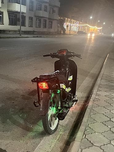 motorlu araba: Moped/skutər – şəhər içi rahat gediş üçün yığcam və qənaətcil model — 5