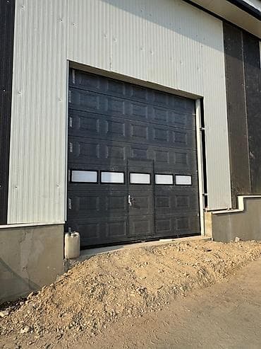 qaraj qapı: Yeni Qaraj darvazası, Seksional, Avtomatik, rəng - Boz, Qapı ilə — 1