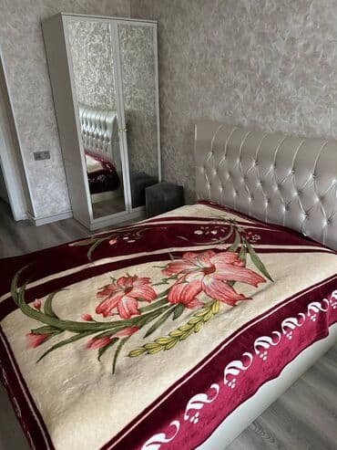 kiraye ev qarayevde: Yeni günəşli,Mərkəzi küçədə,Bazar storenin arxasında,17 — 9