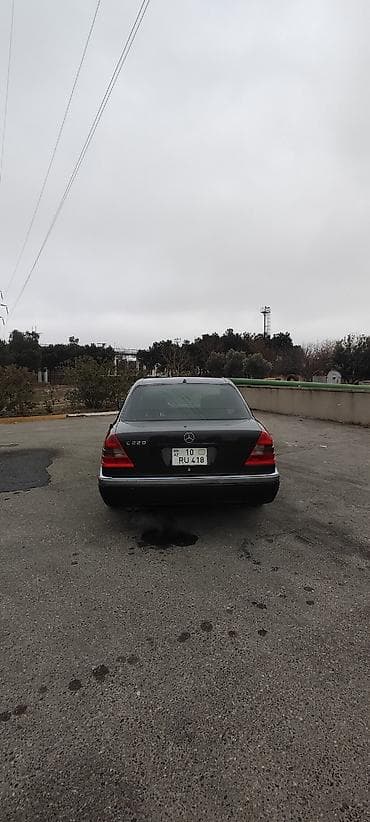 bmv x 5: Mercedes-Benz CL 220: 2.2 l | 1993 il Sedan — 4