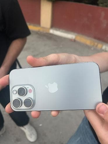 IPhone 15 Pro, Gümüşü, Face ID — 4