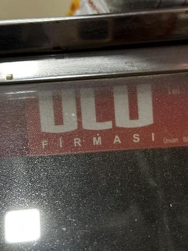 vitrin: Soyuduculu vitrinin şirniyyat üçün – ULU firması istehsalı. İçi — 3