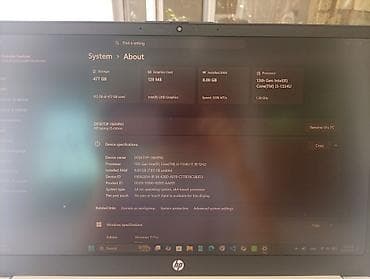 HP Laptop 15 (15-f0xxx seriyası) – ağ korpuslu, nazik və yüngül