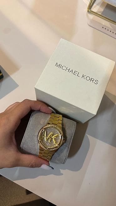 Michael Kors qızılı rəngli qadın qol saatı. Bir dəfə istifadə olunub lalafo.az -da Michael Kors qızılı rəngli qadın qol saatı. Bir dəfə istifadə olunub