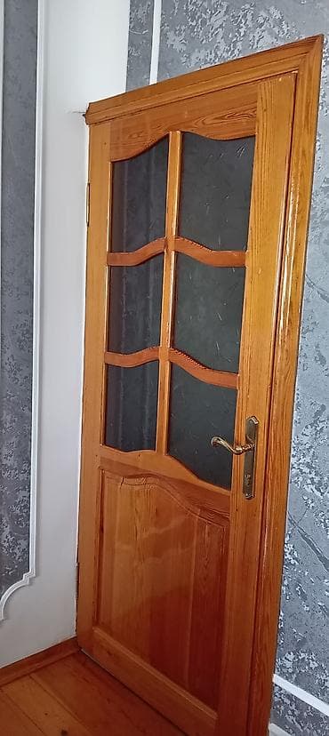 İşlənmiş Otaq qapısı Zamok ilə, Ünvandan götürmə