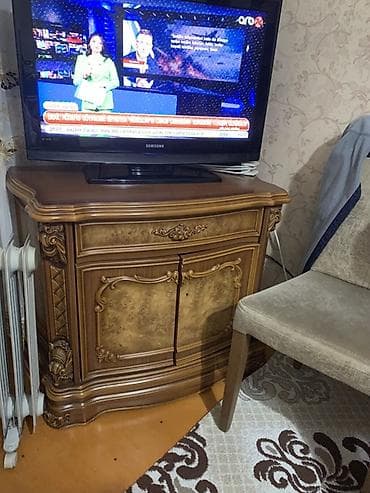 qoz taxta: Düz TV altlığı, Polkasız, Taxtalı — 1