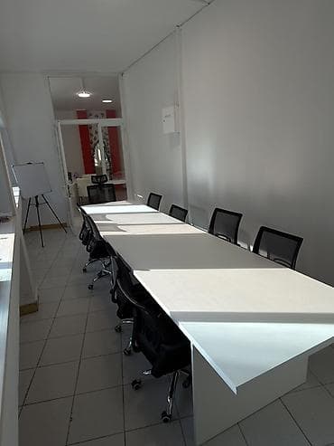 kiraye gunluk: Kollektiv iş və təlimlər üçün tam təchiz olunmuş ofis/konfrans otağı — 8