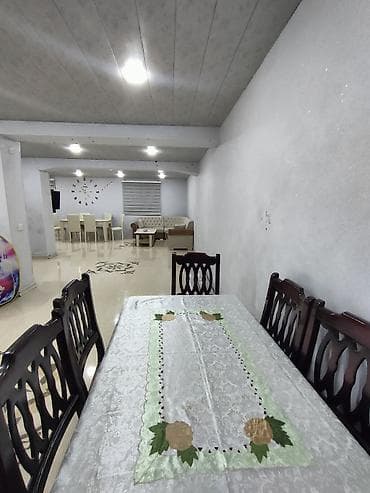 iceri şeherde kiraye evler: 3 otaqlı geniş mənzil – müasir interyer - Geniş salon: künc divan — 9