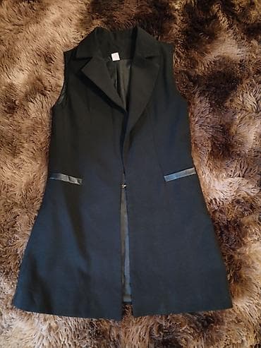 Qadınlar üçün uzun, qolsuz qara jilet/kaftan. - Klassik yaka (rever) — 1