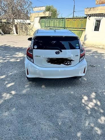 Toyota Aqua Hybrid hatchbek - Yanacaq sistemi: Hibrid (benzin +