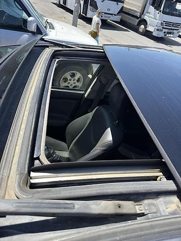 prado qapi: Toyota Prius: 1.8 l | 2012 il Hetçbek — 10
