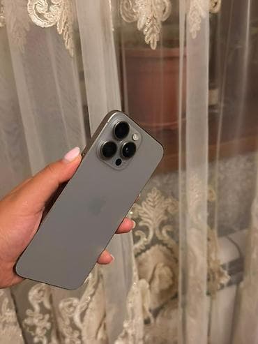 apple plata: IPhone 15 Pro, 256 GB, Natural Titanium — 4
