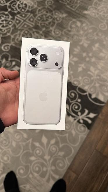 mi qulaqlıq: IPhone 17 Pro, 256 GB, Gümüşü — 2