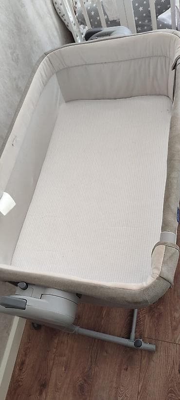 Oğlan və qız üçün, İşlənmiş, Dördbucaq, Beşik, Dəstsiz, Matras ilə, Yellənmə mexanizmsiz