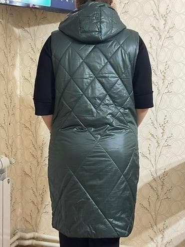 qadin jiletleri: 100manata alinib geyinilmiyib razmer sef vurulduguna gore satilir — 2
