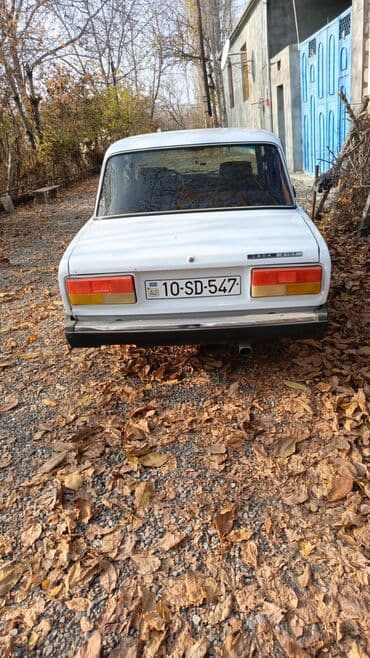 vaz kuza: Lada 2107 sedan – klassik ağ rəngdə, 4 qapılı. Texniki və xarici — 3