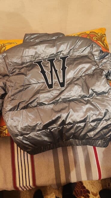 kurtkalar 2021: Gümüşü rəngdə şişmə qış gödəkçəsi - Parlaq metalik-boz rəng - Ön — 1