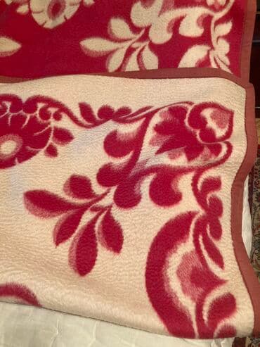 deve yünü yorgan: İşlənmiş rəng - Qırmızı Pled, Ünvandan götürmə — 2