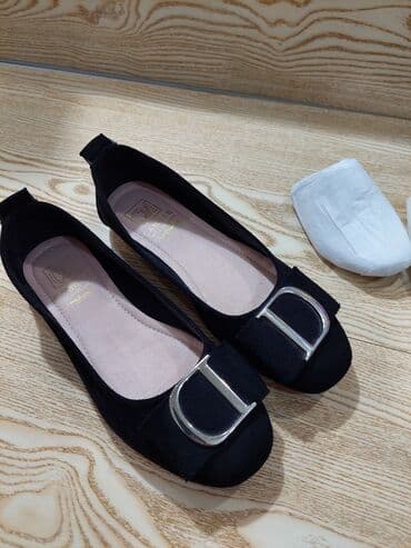 Toy paltarları və aksesuarları: Tuflilər, Ölçü: 37, rəng - Qara, Yeni — 1