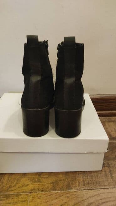 botlar: Ölçü: 36.5, rəng - Qara, Yeni — 1