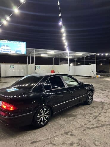 çin maşınları turbo az: Maşın: Qara rəngli sedan Xüsusiyyətlər: - Korpus: 4 qapılı sedan — 14