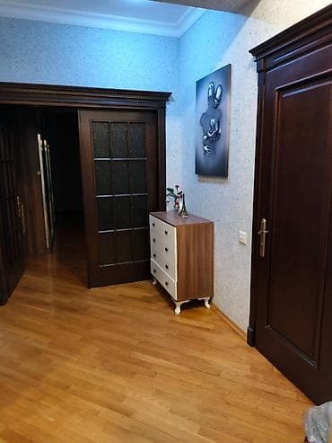 9cu mikrorayon: Продаётся 2 комнатная квартира(переделка) с мебелью и электроникой в 9 — 9