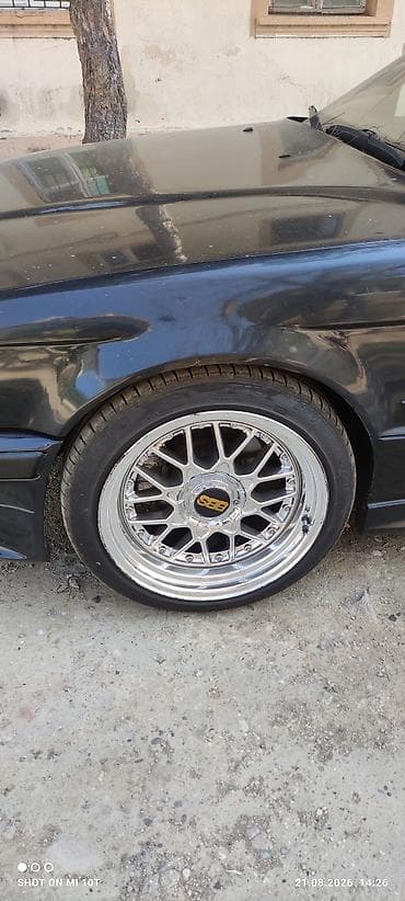 vaz 2107 2017: İşlənmiş Disk təkər BMW 245 / 40 / R 18, 5 Boltlu — 2