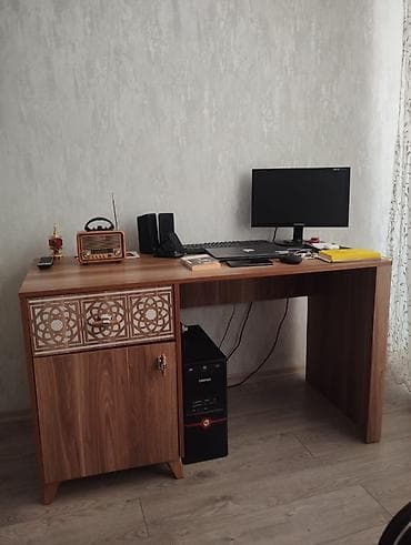 muəllim masası: Kompüter masası — 1