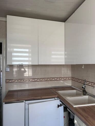 metbex ucun masa: Mətbəx mebeli dəsti - Üst dolablar: Ağ, parlaq MDF/laminat fasadlar — 1