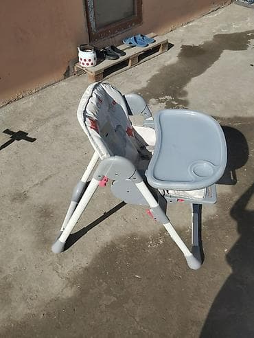 Oyuncaqlar: Uşaq yemək stulu – treyli, tənzimlənən və təhlükəsiz - Rəng: boz-ağ - — 3