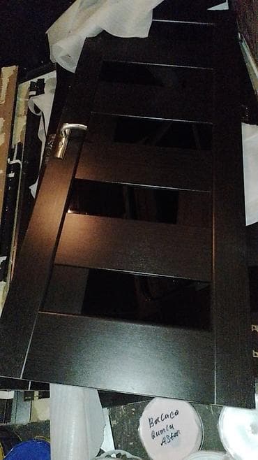 2 ci el perdeler: Mebel üçün qapı paneli – şüşəli, tünd qəhvəyi (venge) rəngdə 4eded — 3