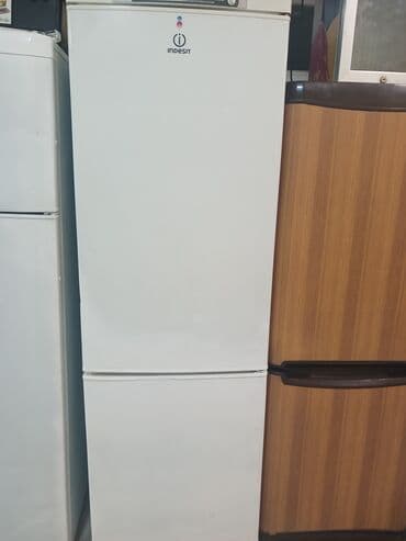 soyuducu islenmis: İşlənmiş 2 qapılı Indesit Soyuducu Satılır, rəng - Ağ, Təkərli — 1