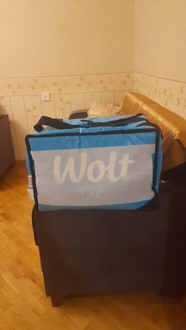 wolt cantaları: Wolt çatdırılma çantası - Rəng: mavi-qara, ön hissədə “Wolt” loqosu - — 1