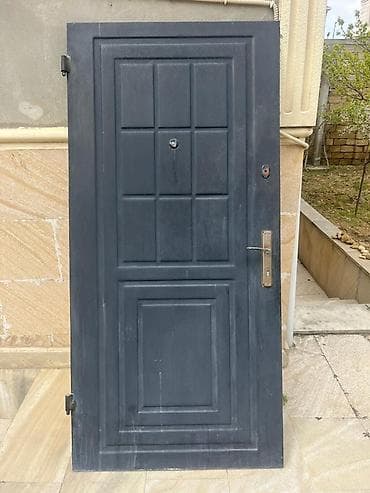 Dəmir giriş qapısı təzəsi alınır deye satırıq ciddi alıcılar vp yazsin