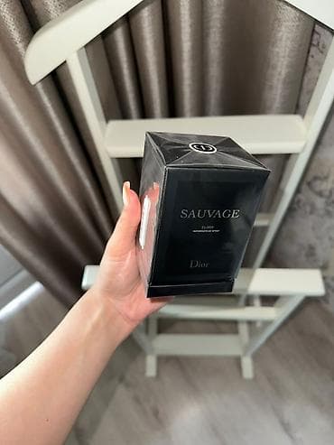 kis: Dior Sauvage Elixir – kişi ətiri
Yenidir,dutyfreeden goturulub — 2
