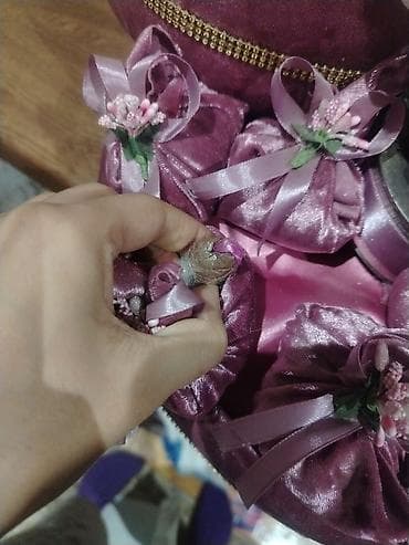 paltar xoncalari: İçində xına sı və üzərlik qabı var Bənövşəyi-südlü çalarda — 1