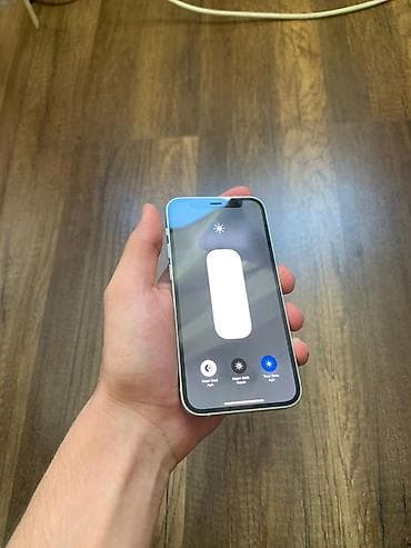 arxa manitor: IPhone 12, Ağ, Face ID — 2