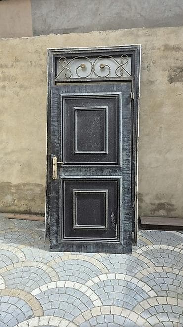 Dəmir giriş qapısı – üst transomlu model - Material: tam metal