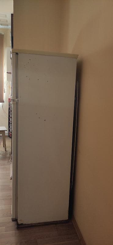 netbook satilir: Yenisini aldığım üçün satıram tam işləkdir. Chinar iki qapılı soyuducu — 2