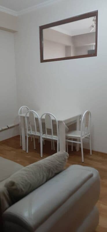 Qaraev metrosuna yaxin 18 mertebeli binanın 16-ci mərtəbəsində