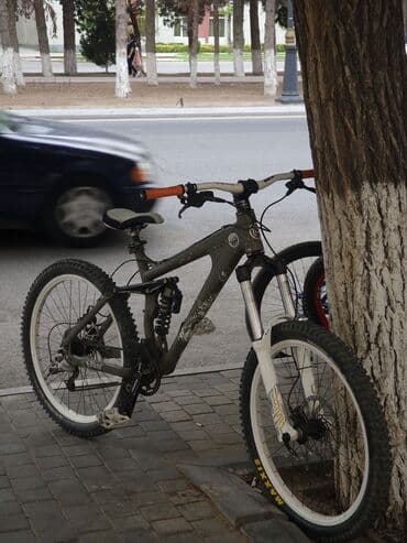электронный велик: İşlənmiş Dağ velosipedi 26", sürətlərin sayı: 9, Ödənişli çatdırılma, Rayonlara çatdırılma, Ünvandan götürmə — 1